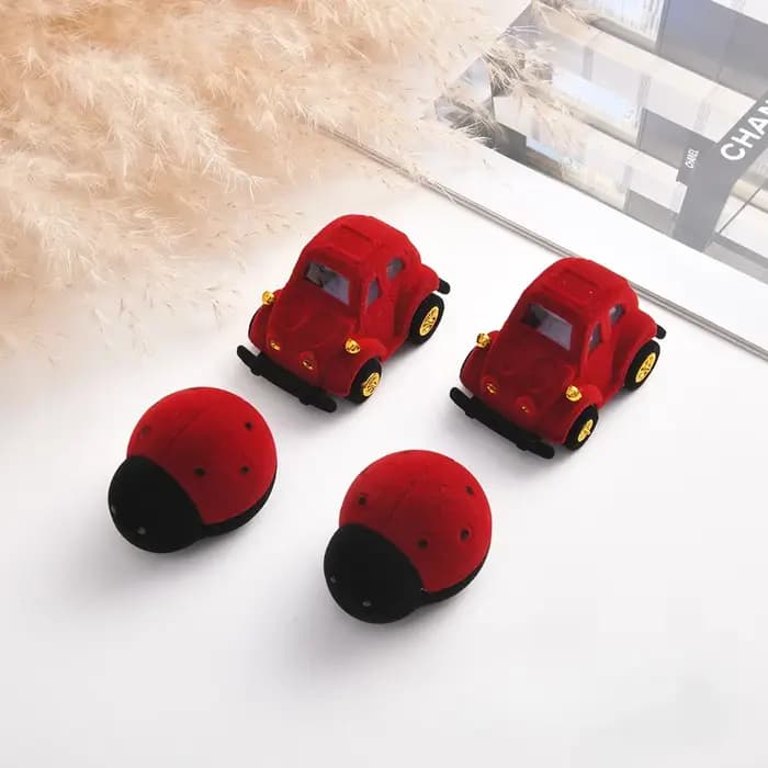 Boîte de flocage mignonne en forme de coccinelle