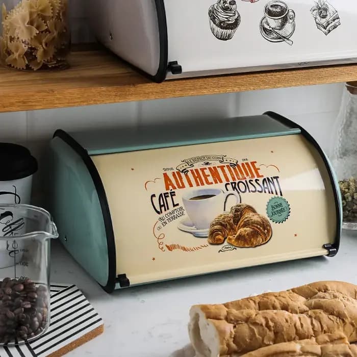 Boîte à gâteau en métal rétro