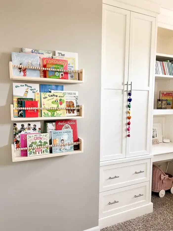 Bibliothèque flottante perlée pour enfants