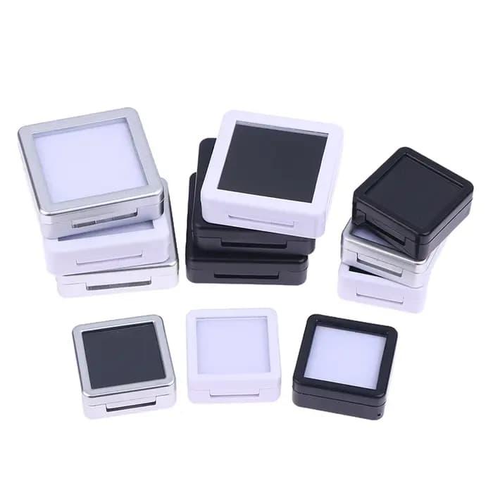 Boîte de présentation et de rangement pour bijoux et pierres précieuses avec couvercle en verre transparent