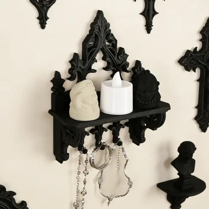 Étagère gothique sculptée transfrontalière avec crochets pour décoration murale de style sombre