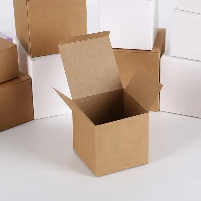 Boîte carrée pliante en papier Kraft
