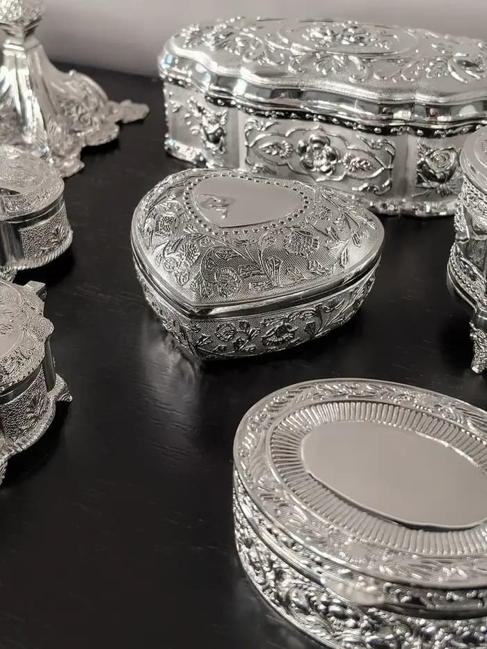 Boîte à bijoux vintage européenne LIVETAI en métal