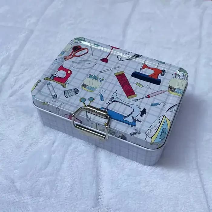 Boîte de rangement en métal vintage avec couvercle