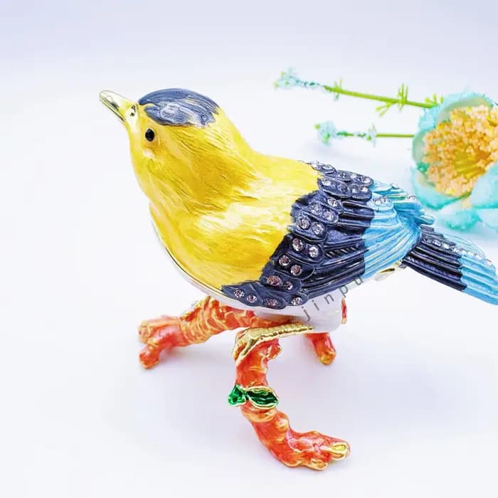 Boîte à bijoux en émail cloisonné avec artisanat de branche de pie - Accent créatif de décoration pour la maison
