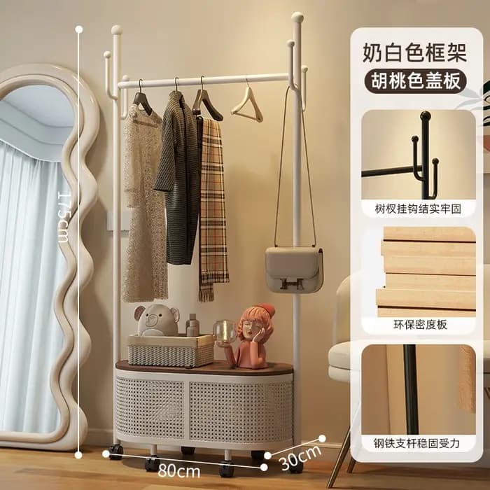 Porte-vêtements sur pied noir vintage avec miroir