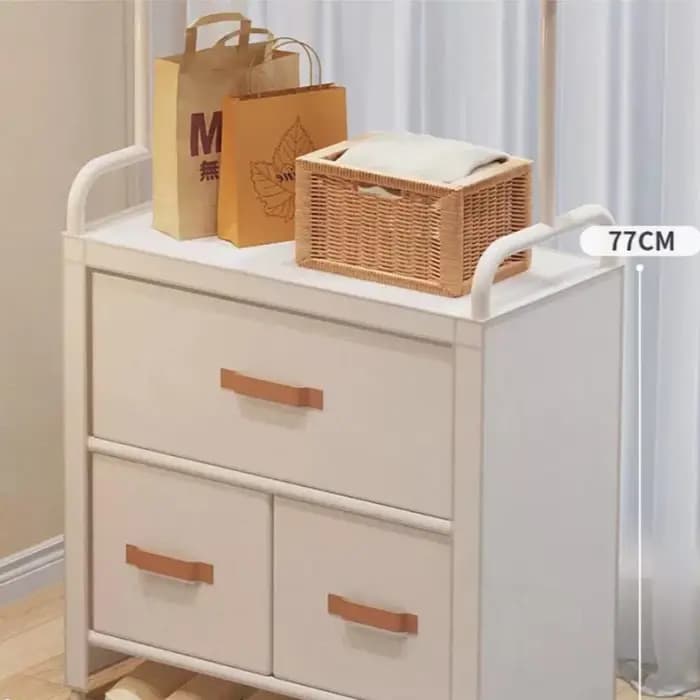 Porte-vêtements sur pied en métal