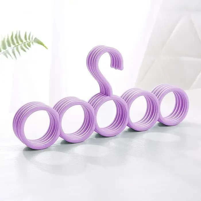 Cintre pour foulards et support de rangement pour ceintures