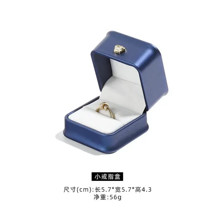 Boîte à bijoux couronne en cuir PU