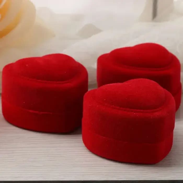 Flocage rouge coeur forme bagues boîtes bijoux boucles d'oreilles vitrines support boîte-cadeau bague de mariage boîte comptoir emballage anneaux