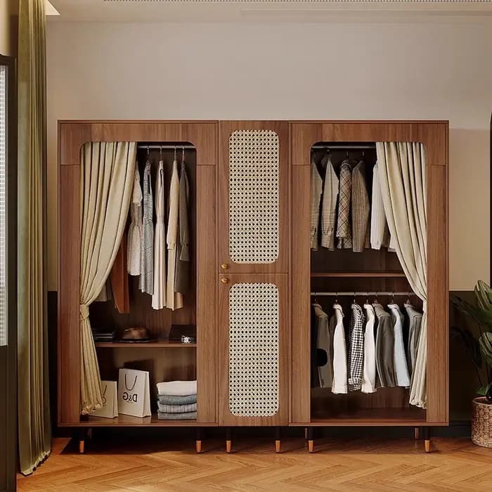 Armoire Vintage en bois rangement femmes vêtements jean placard