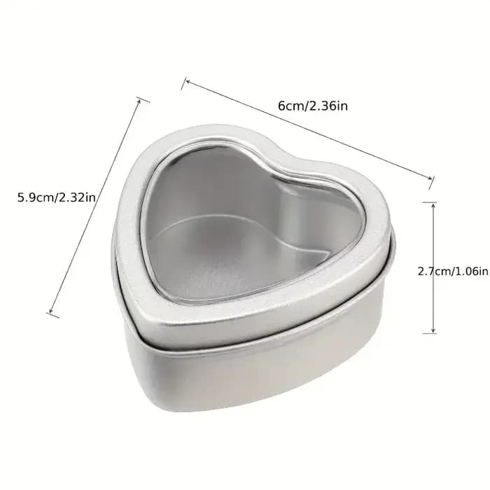 Petites boîtes en fer blanc en forme de cœur