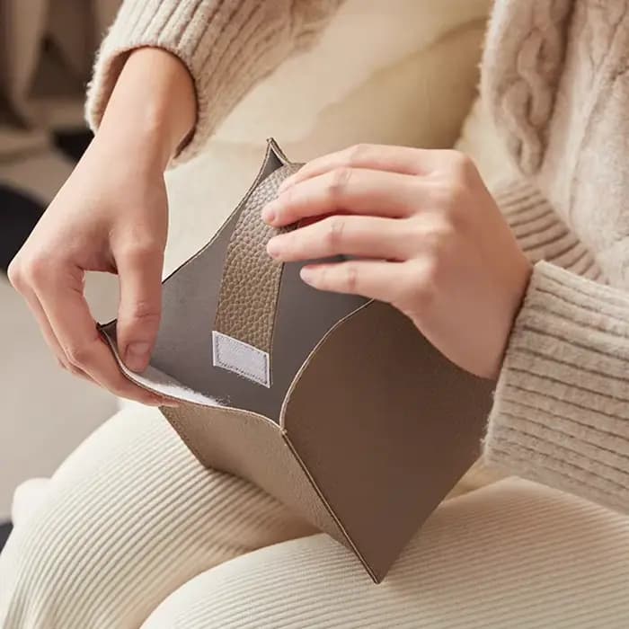 Boîte à mouchoirs tissée en damier