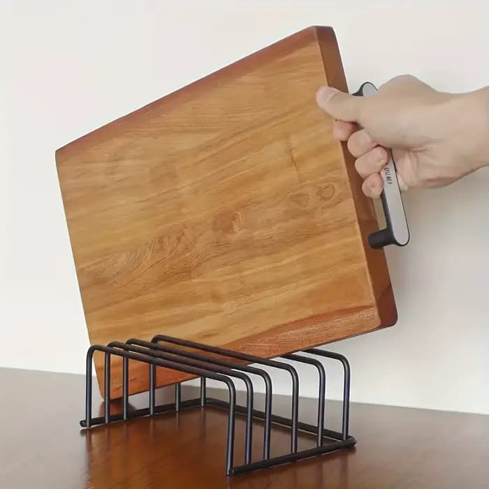 Étagère de cuisine pour planches à découper et moules à pâtisserie