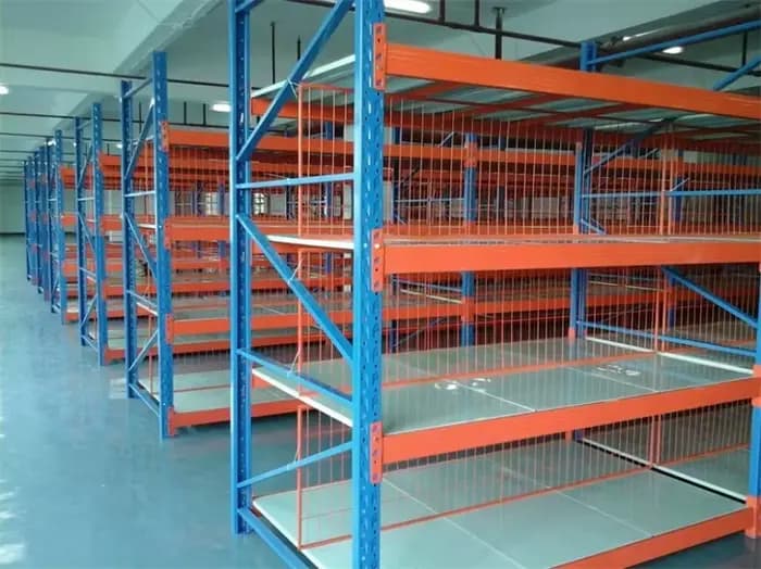 Systèmes de rayonnage pour entrepôt, rayonnages de stockage, unités d'étagères