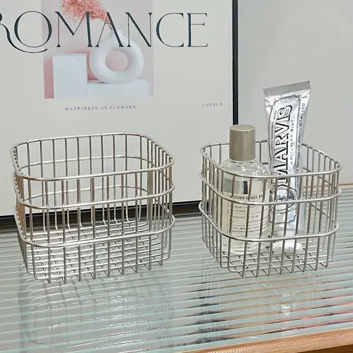 Panier de rangement carré en métal pour la maison