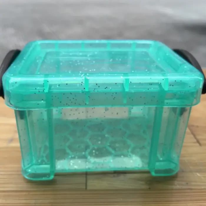 Mini boîte en plastique avec couvercle verrouillable