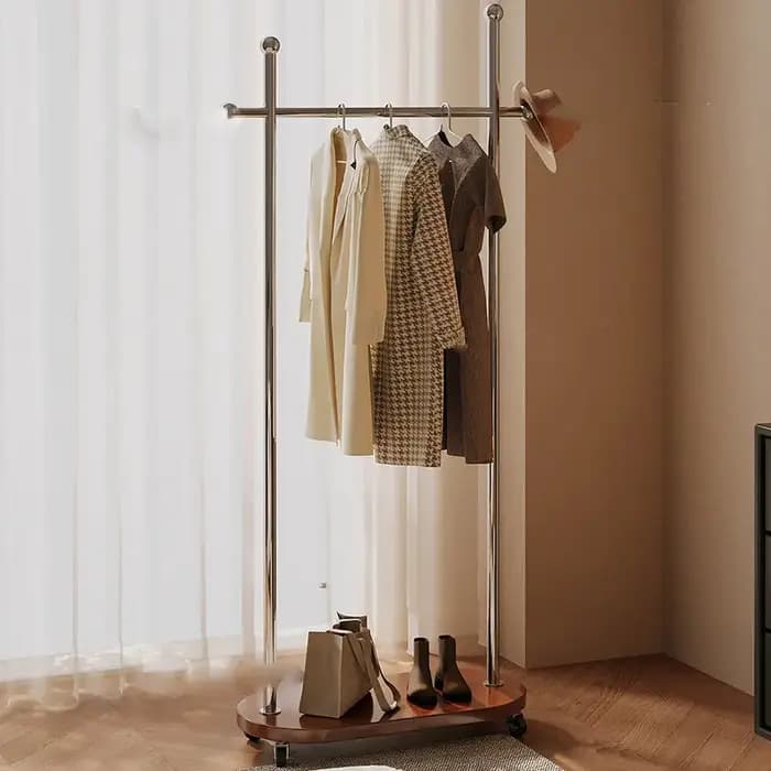 Porte-manteaux d'entrée moderne en métal sur roulettes avec étagère d'angle pour vêtements et chaussures
