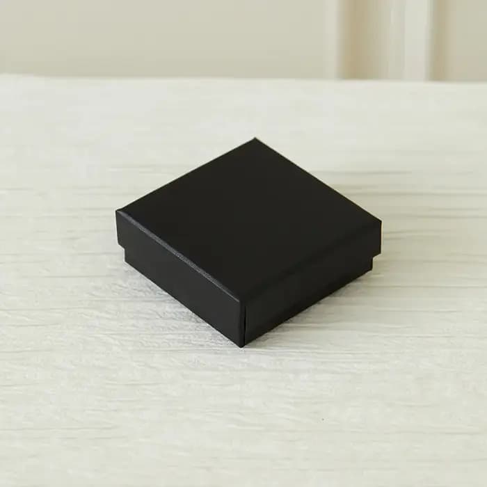 Paquet de 32 boîtes à bijoux en papier kraft noir 7x7x2