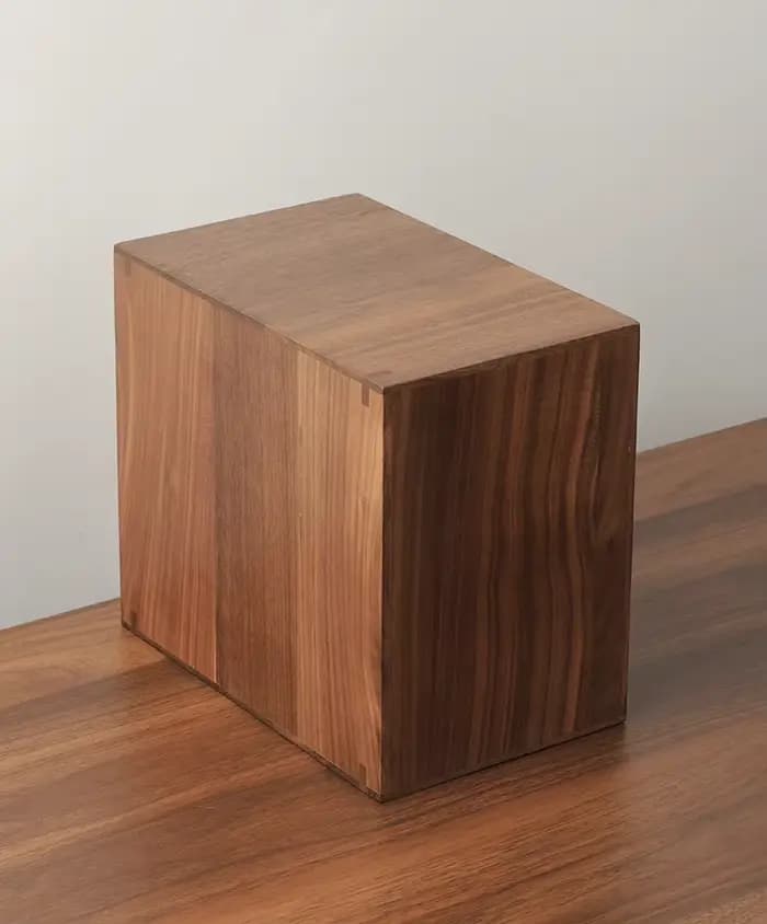 Petite table basse de bureau de style tiroir en bois de noyer