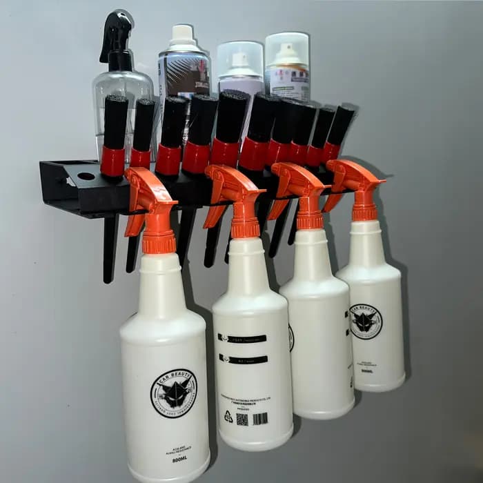 Support de rangement pour bouteilles de pulvérisation