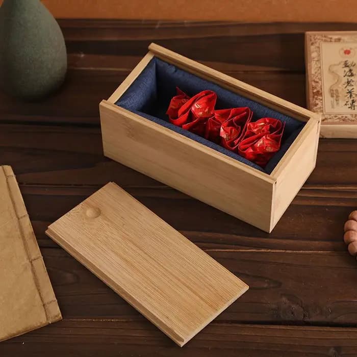 Boîte de rangement artisanale en bois naturel durable avec couvercle