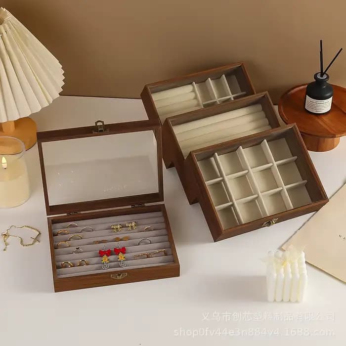 Boîte à bijoux en bois avec couvercle en verre