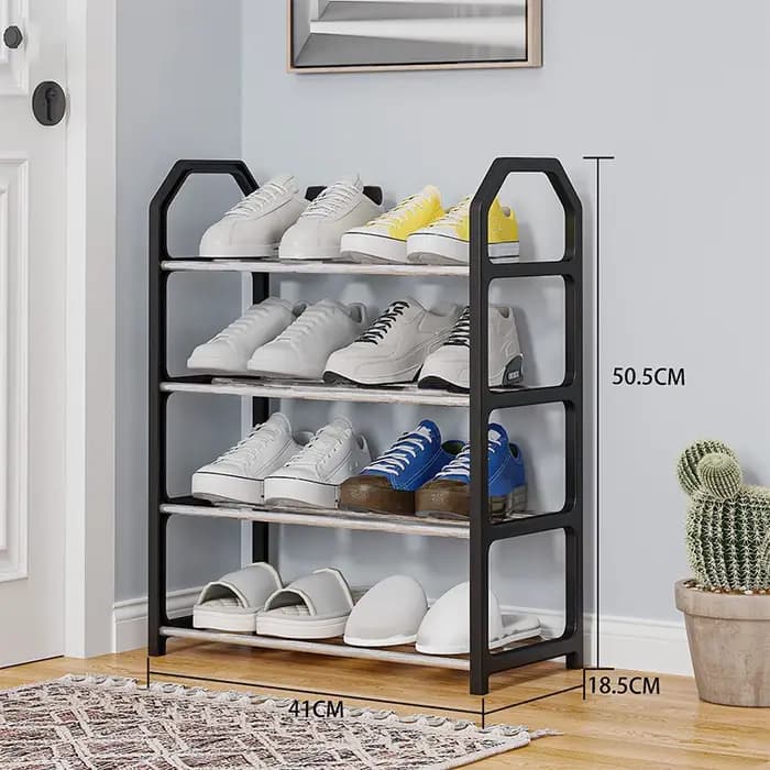 Un simple porte-chaussures à 4/5 niveaux avec accoudoirs pour un accès facile