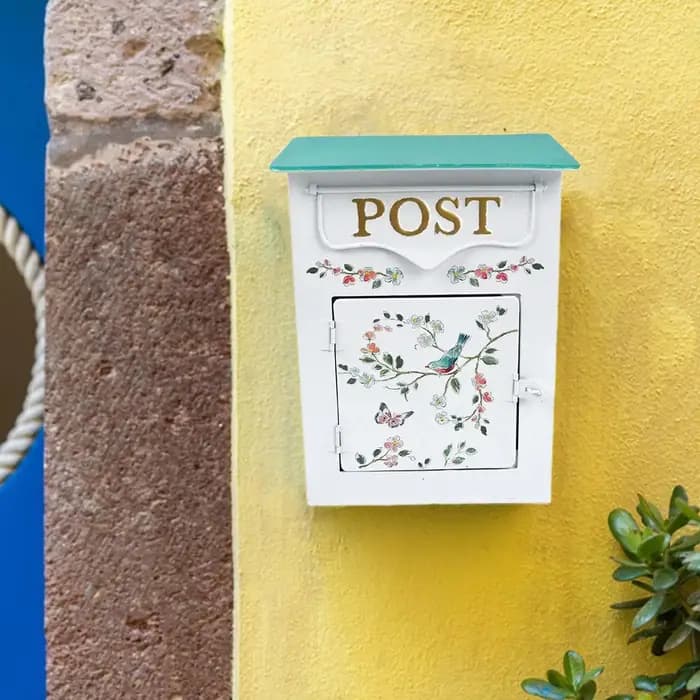 Boîte à Classe Murale en Fer Européen