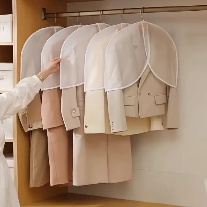 Housse de protection transparente imperméable pour vêtements