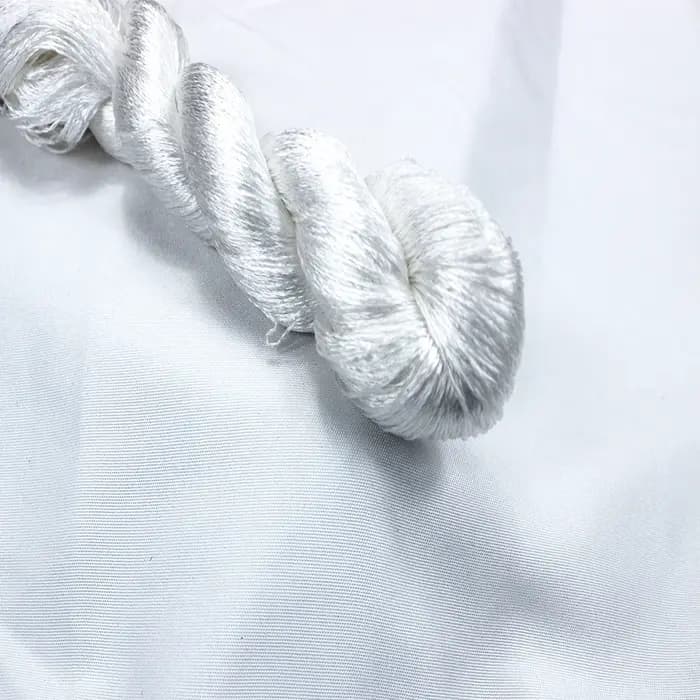 Fil de soie 1 pièce 400m 100% soie pour broderie à la main