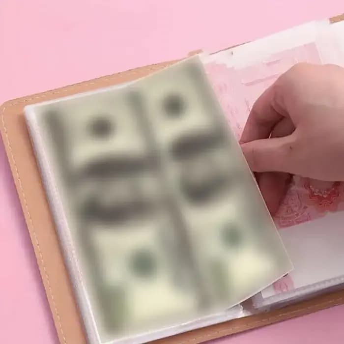 Carnet de rangement pour billets de banque de très grande capacité