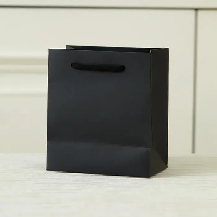 Paquet de 32 boîtes à bijoux en papier kraft noir 7x7x2