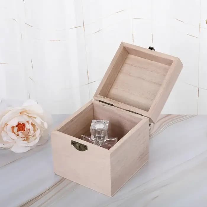 Boîte de rangement artisanale en bois pour l'école et le camping