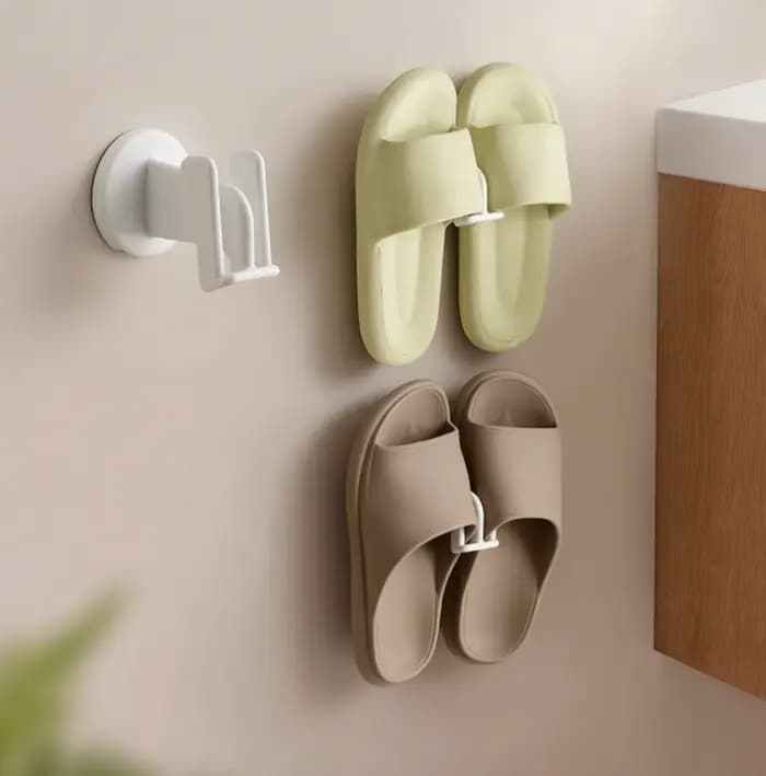 Étagère à chaussures coulissante murale sans perçage pour salle de bain avec crochets de drainage
