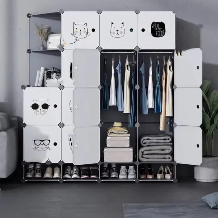 Armoire compacte moderne et peu encombrante