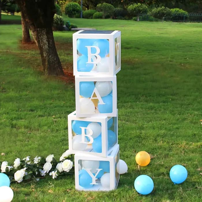 Boîte à ballons transparente