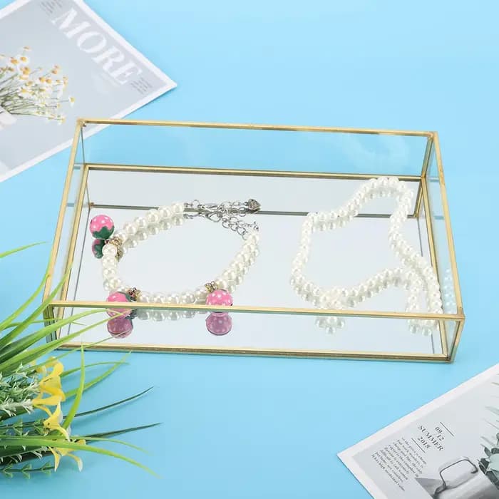 Boîte de Rangement de Cosmétiques Vintage en Métal et Verre localité