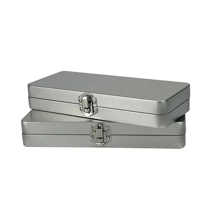 Nouvelle boîte rectangulaire en métal gris argenté avec couvercle