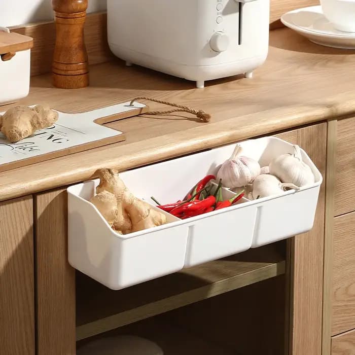 Panier de rangement suspendu pour porte d'armoire