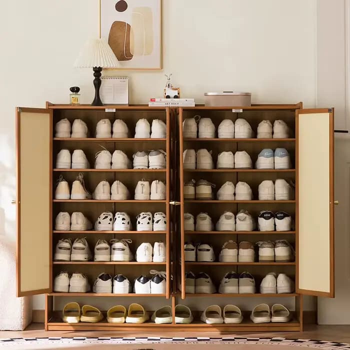 Meuble à chaussures pour l'entrée de la maison