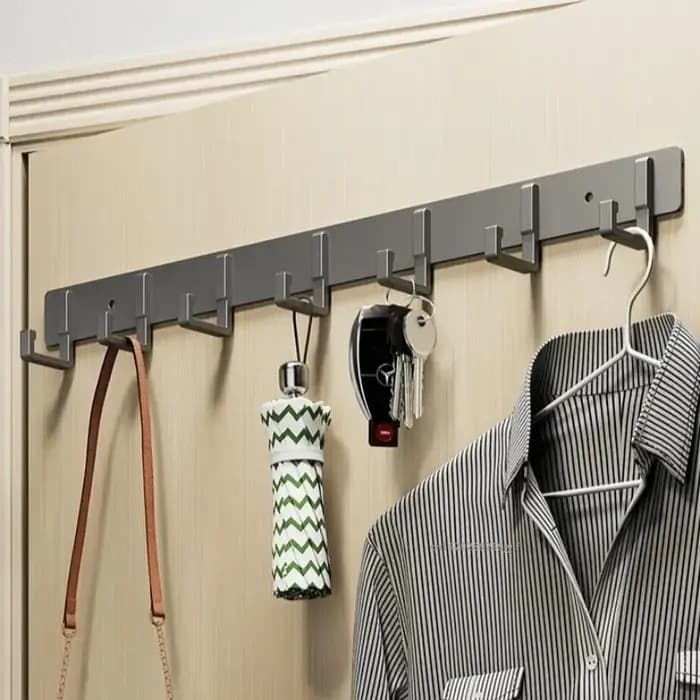 Crochets pour accrocher les vêtements à la porte d'entrée