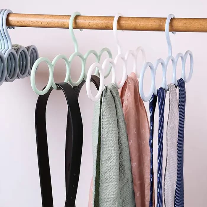 Cintre pour foulards et support de rangement pour ceintures