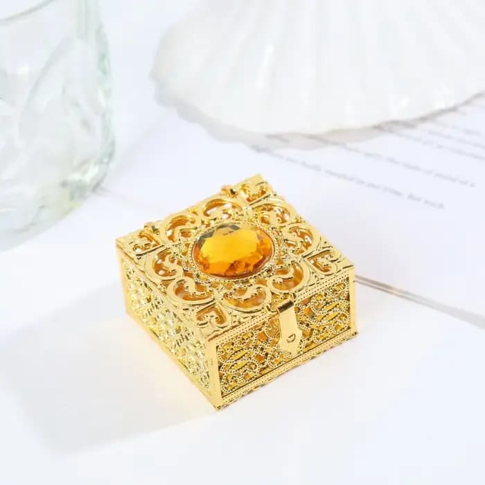 Coffret à bijoux exquis, artisanat métallique ajouré floral, style médiéval classique, coffre à bijo