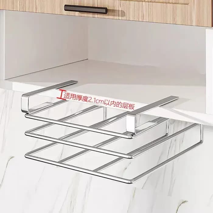Support de rangement suspendu sous armoire pour planches à découper