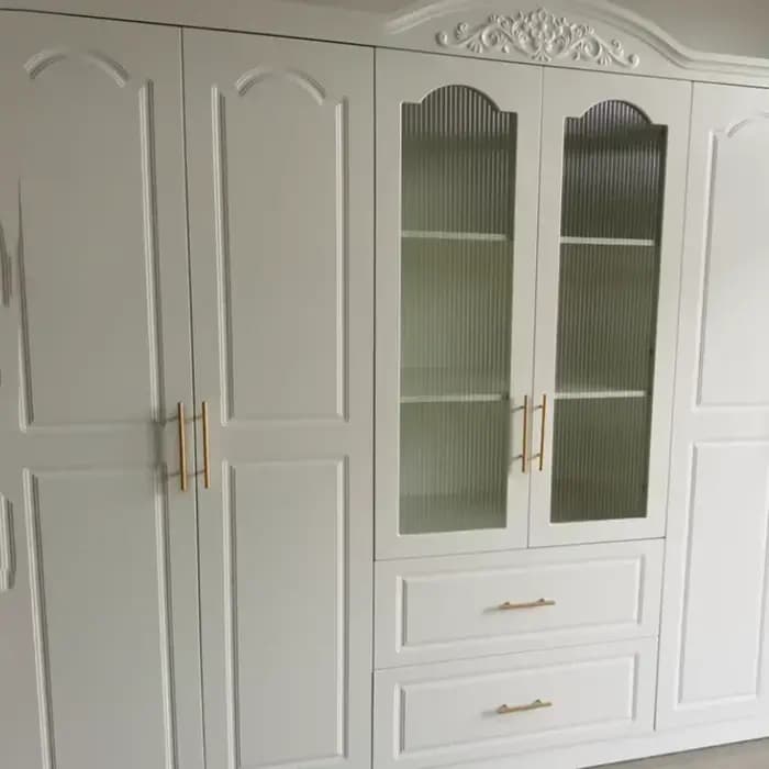 Armoires de chambre blanches