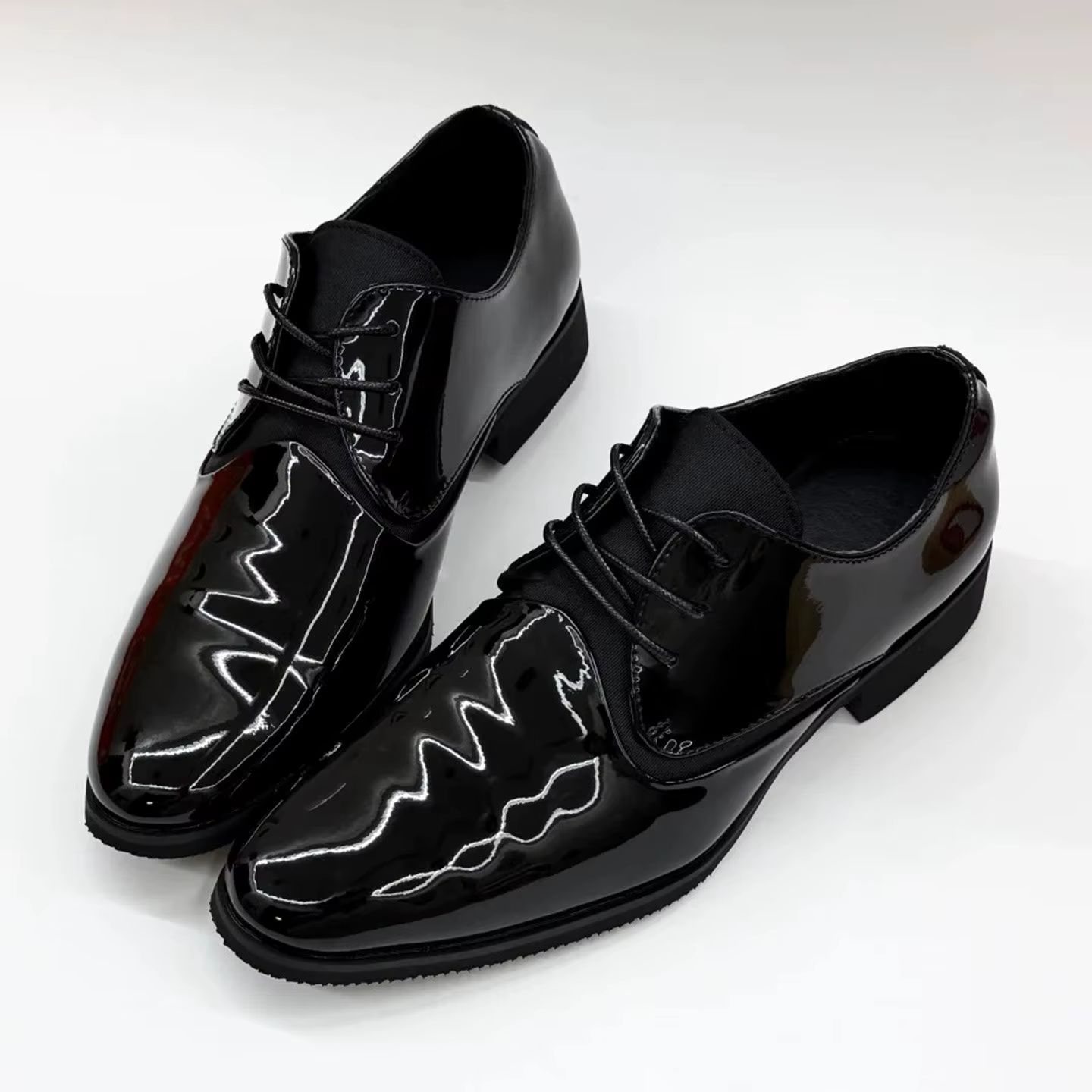 Chaussures Derby plissées en cuir verni noir à bout pointu, à lacets, élégantes, décontractées et ha