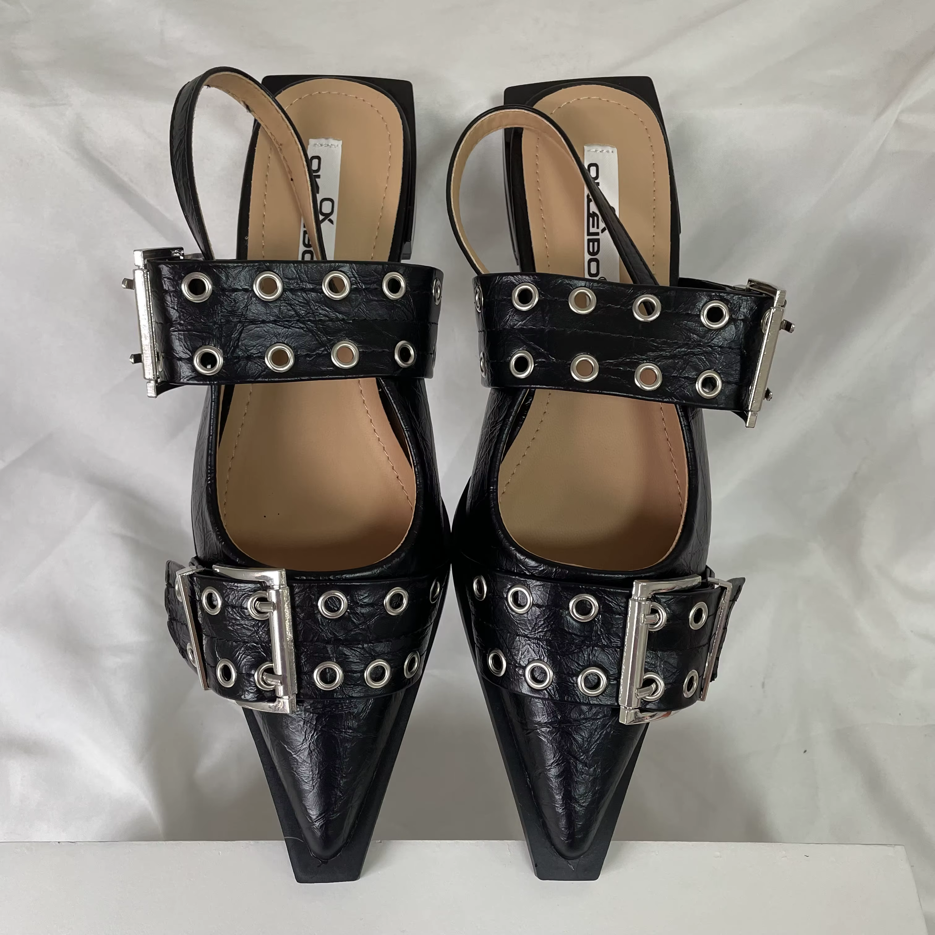 Nouvelles Sandales Modernes Décontractées pour Femmes à Boucle, Chaussures Plates à Bout Pointu, Sli