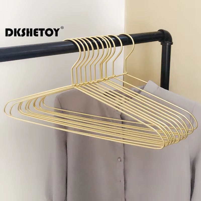 Cintres en métal délicat, argent, or, léger et robuste, pour suspendre des chemises, des T-Shirts et