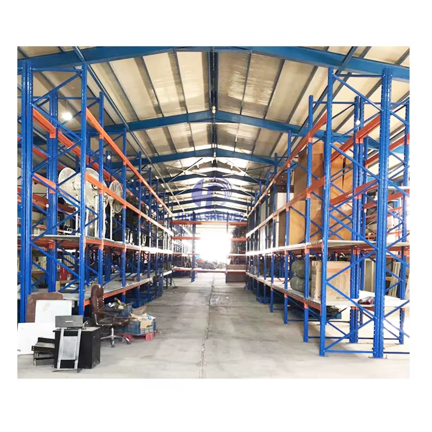 Système d'étagères de stockage en entrepôt, rayonnage pour palettes lourdes et équipements industrie